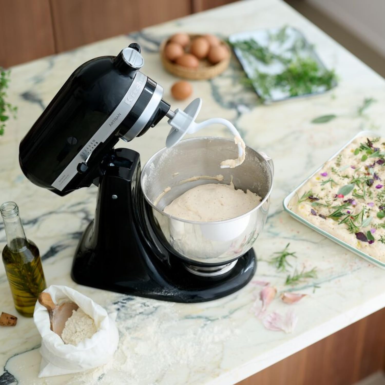 KitchenAid Küchenmaschine - Artisan - Kippbarem Food Processor - Teigknetmaschine mit 5 Zubehör - 2 Schüsseln aus Edelstahl - 4.8 L - Schwarz